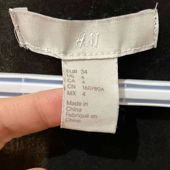 H&M Open Front Long Vest with Two Side Slits - Picture 6 of 11